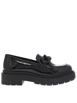 Mocassins noir vernis à semelle plateau avec détails noirs sur l'empeigne