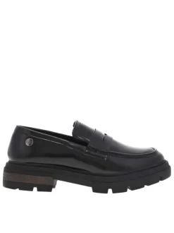 Mocassins noir vernis à talon décroché bas avec bijou argenté logotypé