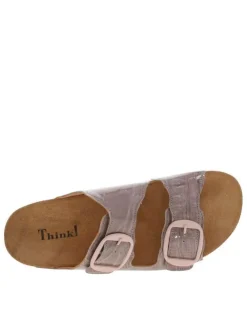 Mule en cuir froissé mauve vernis à semelle compensée et boucles à ardillon