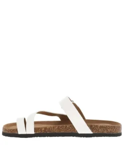 Mules blanches ouvertes à sangles avec une boucle à ardillon et à talon plat
