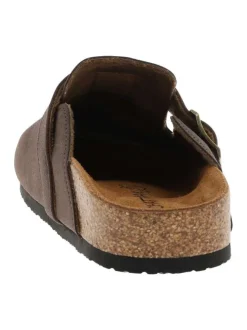 Mules chocolat avec un talon plat et pourvues d'une boucle à ardillon