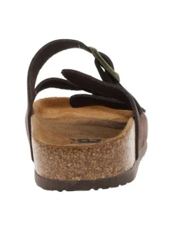 Mules chocolat en cuir avec un talon plat et deux boucles à ardillon