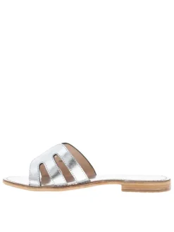 Mules Damia en cuir argentées avec un talon plat et logo métallique