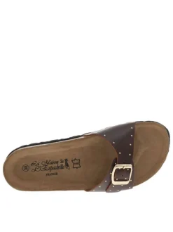 Mules en cuir marron avec une boucle à ardillon et clous dorés Made in France