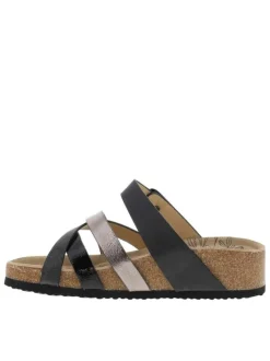 Mules noires avec un talon plat et une fermeture avec boucle à ardillon