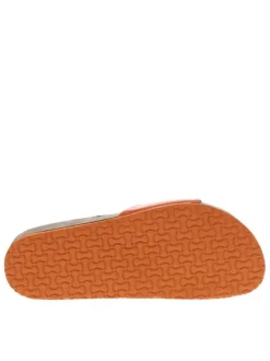 Mules Opaline oranges vernis avec logo embossé sur le côté et aspect liège
