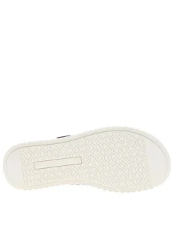 Mules or à semelle plate avec une fermeture à boucle à ardillon
