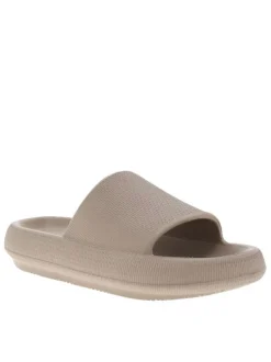 Mules taupe avec un talon plateforme et un revêtement texturé