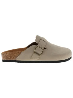 Mules taupe avec un talon plat et pourvues d'une boucle à ardillon