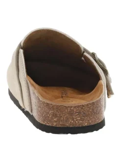 Mules taupe avec un talon plat et pourvues d'une boucle à ardillon