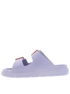 Mules violettes à semelle plate avec une fermeture à boucle à ardillon