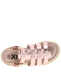 Nu-pieds rose avec un talon plat et une boucle à ardillon dorée