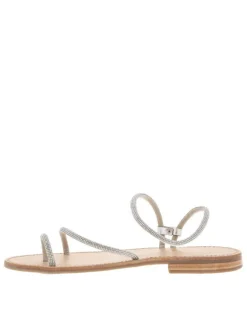 Nu-pieds argent à talon plat avec un entre-doigt et des strass