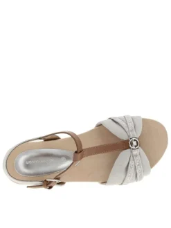 Nu-pieds beiges à semelle plate avec une fermeture à boucle à ardillon