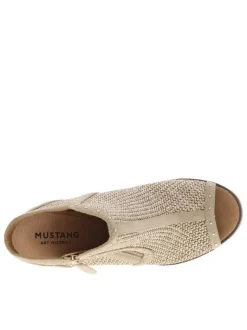 Nu-pieds beiges à talon décroché haut et zip latéral avec détails clous