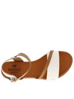 Nu-pieds blancs et marron avec une boucle à ardillon et des détails métalliques
