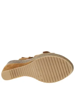 Nu-pieds camel à semelle compensé haut et à boucle à ardillon