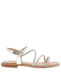 Nu-pieds en cuir argenté à paillettes à boucle à ardillon et trépointe vernie