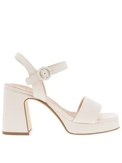 Nu-pieds en cuir écru à bride élastiquée, surélevés, talon bloc décroché haut