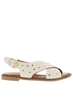 Nu-pieds en cuir écrus à semelle plate et à boucle à ardillon