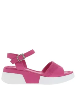 Nu-pieds en cuir fucshia à semelle baskets compensée et à boucle à ardillon
