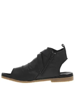 Nu-pieds en cuir noir à talon plat et à boucle à ardillon dorée
