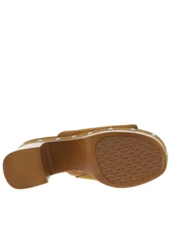 Nu-pieds en cuir nubuck tressé caramel à semelle aspect boisé et talon haut