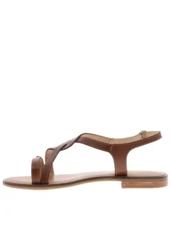 Nu-pieds en cuir tan à semelle plate et une fermeture à boucle à ardillon