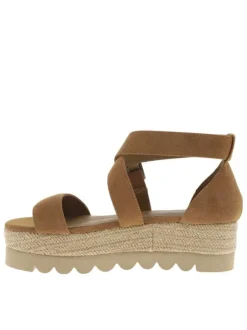 Nu-pieds marron à plateforme avec larges brides et boucle à ardillon