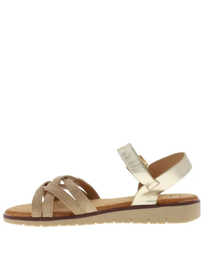 Nu-pieds or avec un talon compensé bas et une boucle à ardillon
