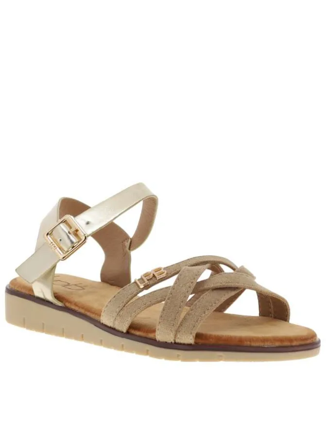Nu-pieds or avec un talon compensé bas et une boucle à ardillon