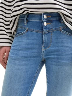 Pantacourt bleu stone légèrement délavé à coupe slim avec une taille mi-haute