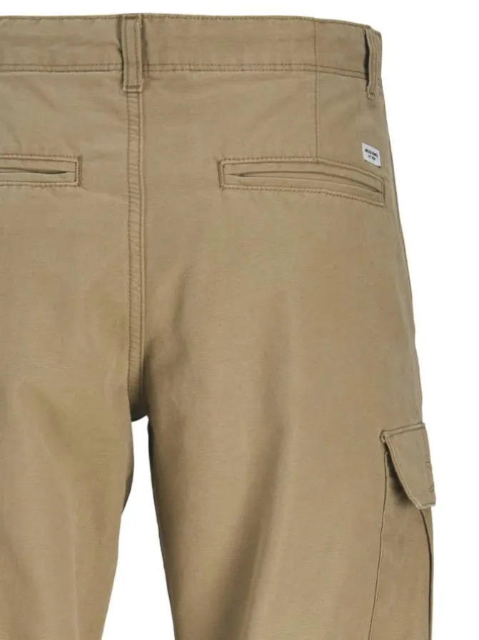 Pantalon cargo en coton biologique beige pourvu de poches plaquées