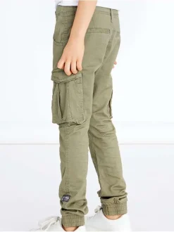 Pantalon cargo kaki avec une coupe droite et passants de ceinture