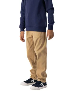 Pantalon en coton camel uni avec une coupe regular fit et poches latérales