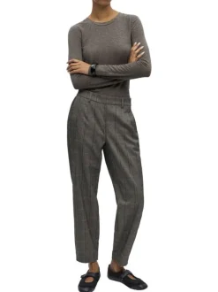 Pantalon anthracite à carreaux avec une coupe chino et une taille élastique