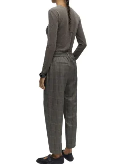 Pantalon anthracite à carreaux avec une coupe chino et une taille élastique