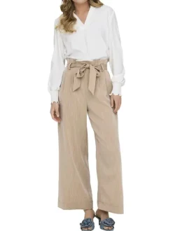 Pantalon beige uni fluide avec une coupe bootcut et une ceinture