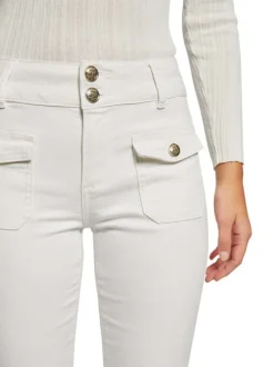 Pantalon blanc uni avec une coupe droite et une taille intermédiaire