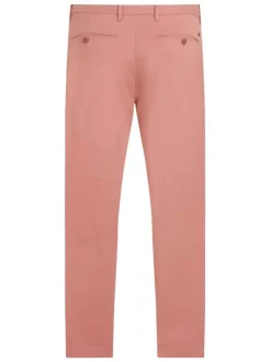 Pantalon Bleeker en coton rose uni avec une coupe chino et poches arrières
