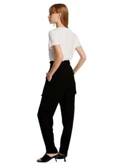 Pantalon Cargo noir uni avec une coupe ample, poches cargo et ceinture à boucle
