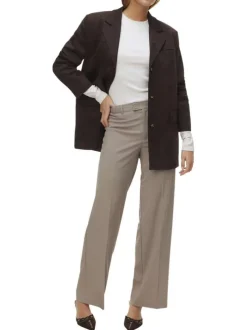 Pantalon chino beige uni avec une coupe droite et des passants pour ceinture