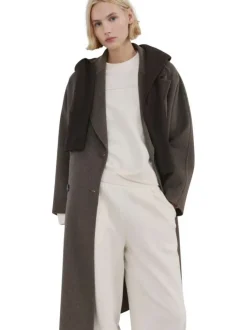 Pantalon chino beige uni avec une coupe droite et une taille élastiquée