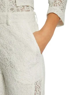 Pantalon chino blanc en dentelle à coupe cigarette et taille intermédiaire