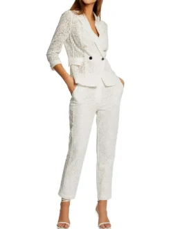 Pantalon chino blanc en dentelle à coupe cigarette et taille intermédiaire