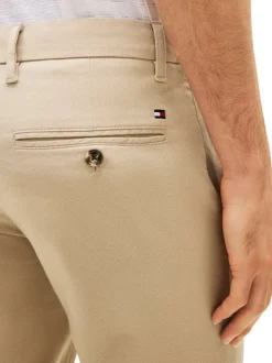Pantalon chino Bleecker en coton mélangé beige pourvu d'une coupe slim