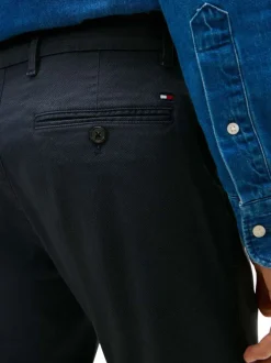 Pantalon chino Bleecker en coton mélangé marine pourvu d'une coupe slim
