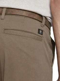Pantalon Chino en coton beige uni avec une coupe slim et des poches arrières