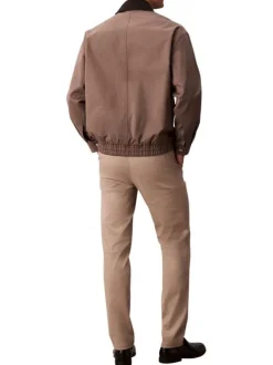 Pantalon chino en coton beige uni avec une coupe slim et 4 poches