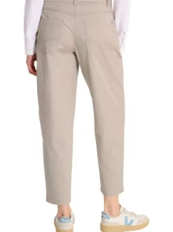 Pantalon chino en coton beige uni pourvu d'une coupe droite